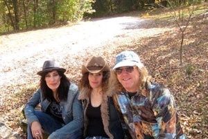 Saturday Showcase with Wildwood Highway